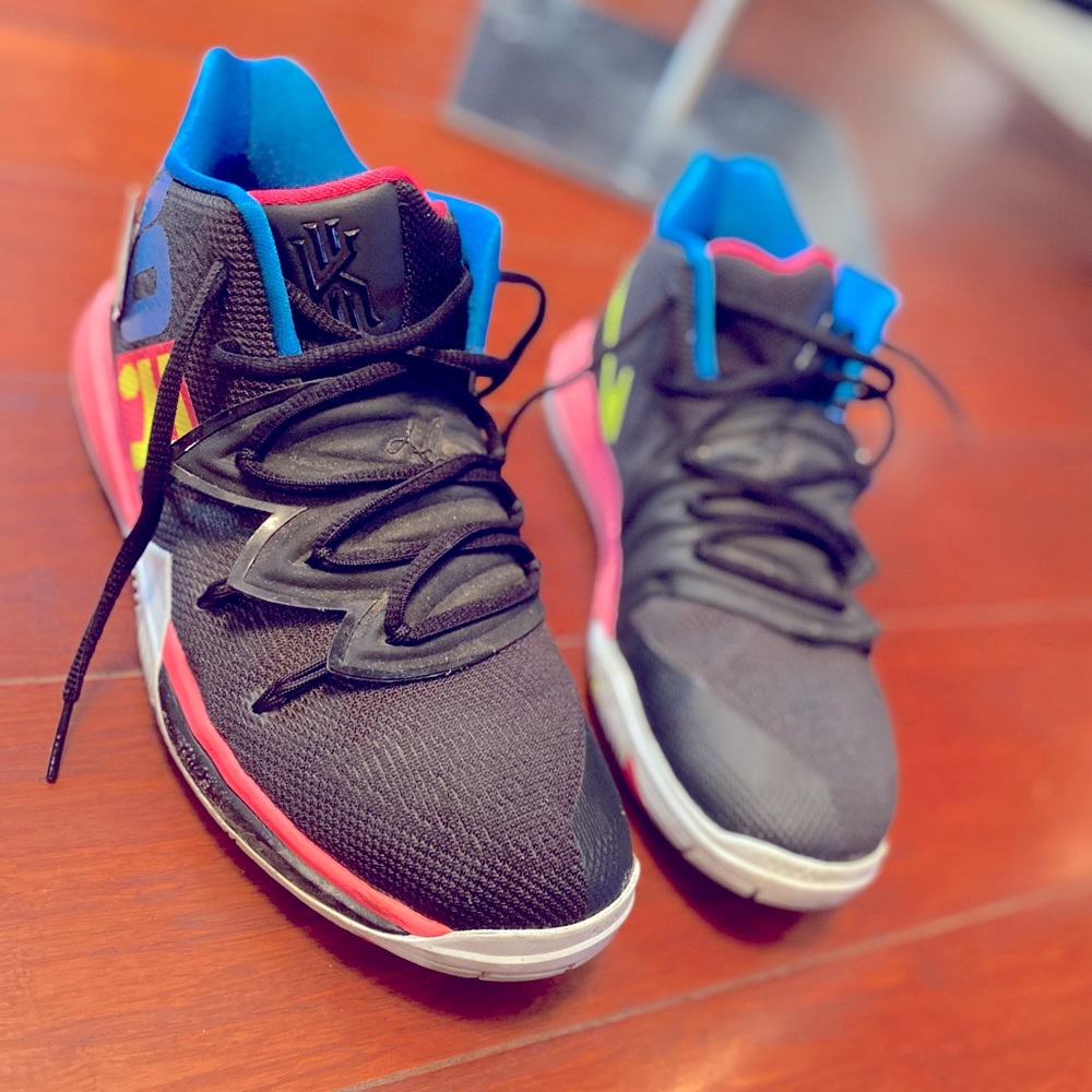 Nike sneakers (black) - good condition - some wear but looks great.